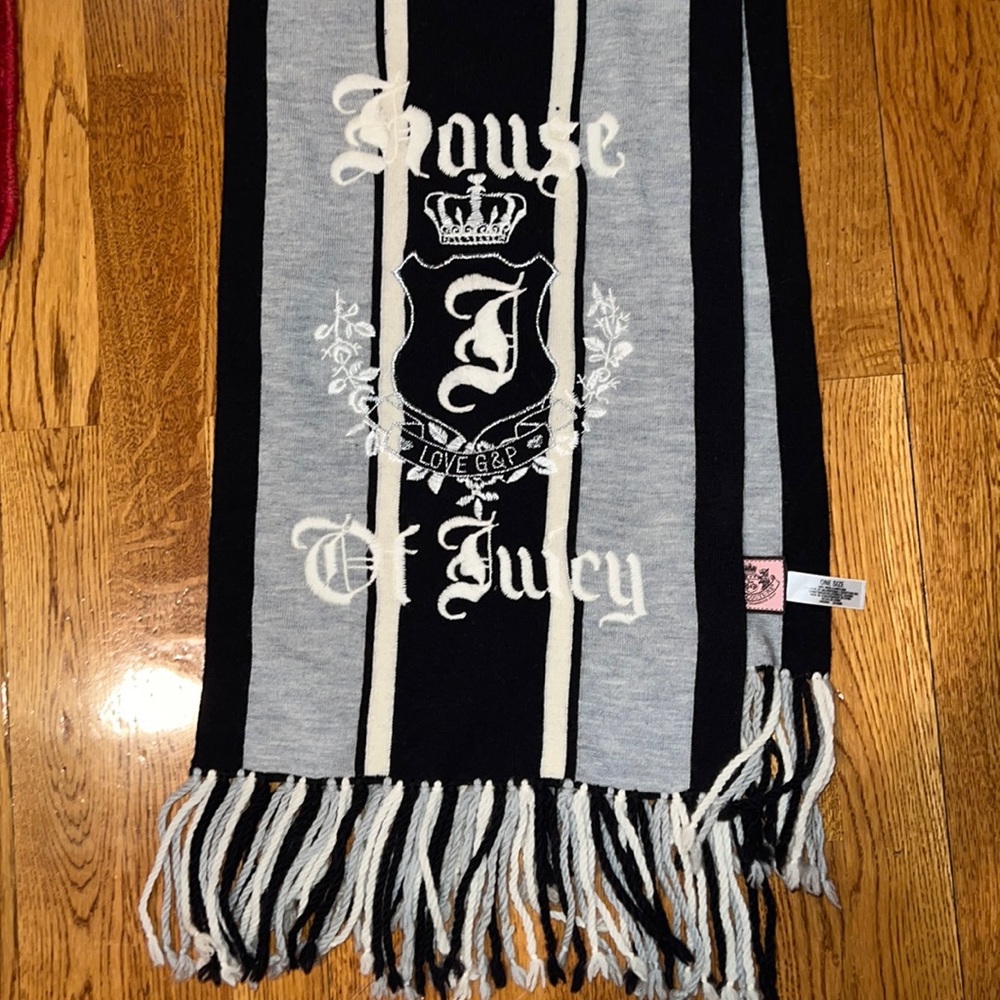 JUICY COUTURE SCARF